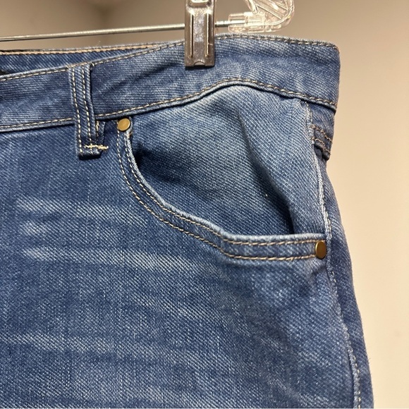 D. Jeans Straight Leg Cuffed Ankle Jeans Medium Wash Whiskered Plus Size 16 - Picture 4 of 14